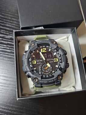 Invicta Activa Men's Sports Watch ACW1637-002 Black Green NIB NEW